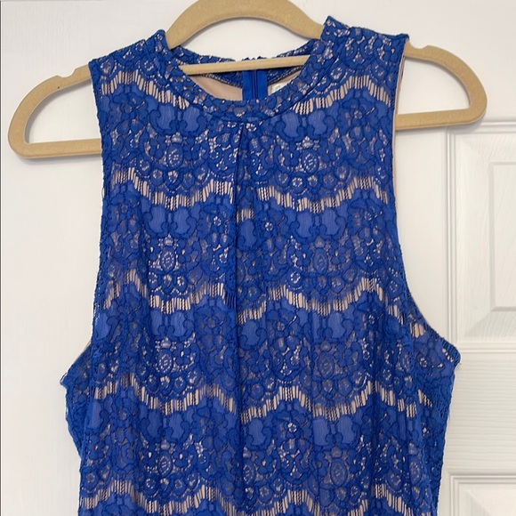 Junior’s Elegant Blue Lace Dress - Picture 2 of 9